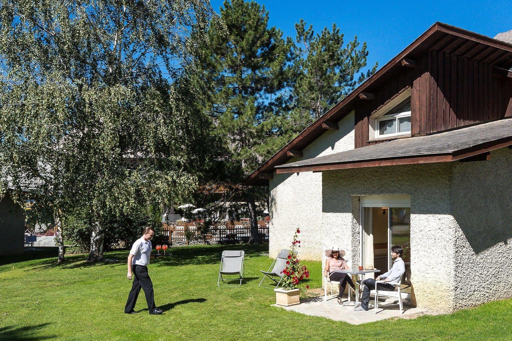 Hôtel&Spa Les Bartavelles Crots Exterior foto